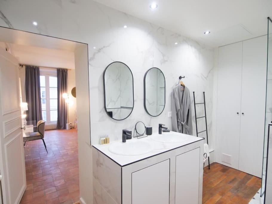 Apartamento Charme Et Modernite Au Coeur Du Quartier St Louis Versalles Exterior foto